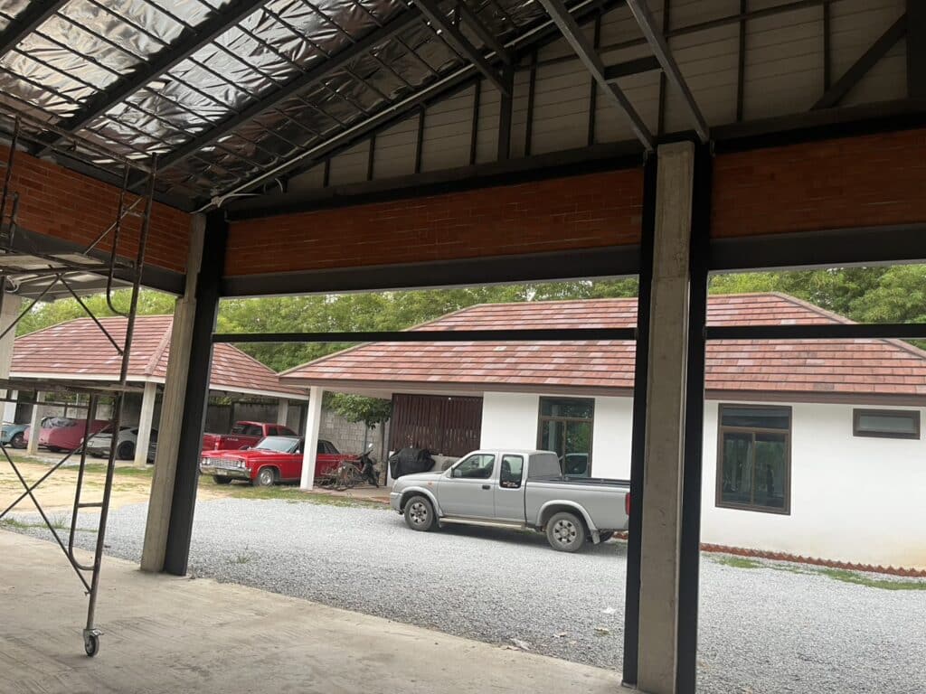 Installation photo of Standard Garage Door for Single House in Chonburi by OZ DOOR (2)