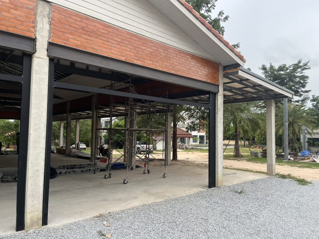 Installation photo of Standard Garage Door for Single House in Chonburi by OZ DOOR (4)