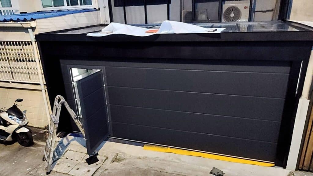 Installation photo of Standard Garage Door for Single House in Bangkok by OZ DOOR (4)