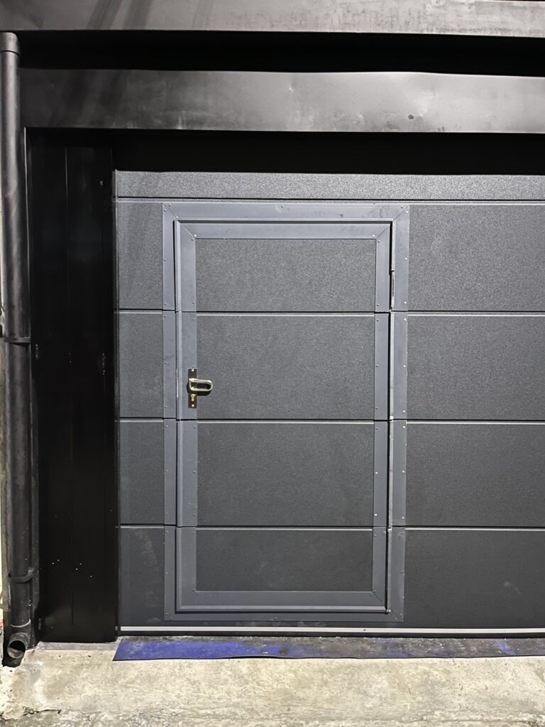 Installation photo of Standard Garage Door for Single House in Bangkok by OZ DOOR (5)