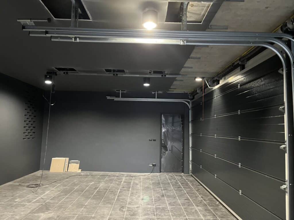 Installation photo of Standard Garage Door for Single House in Nonthaburi by OZ DOOR (6)