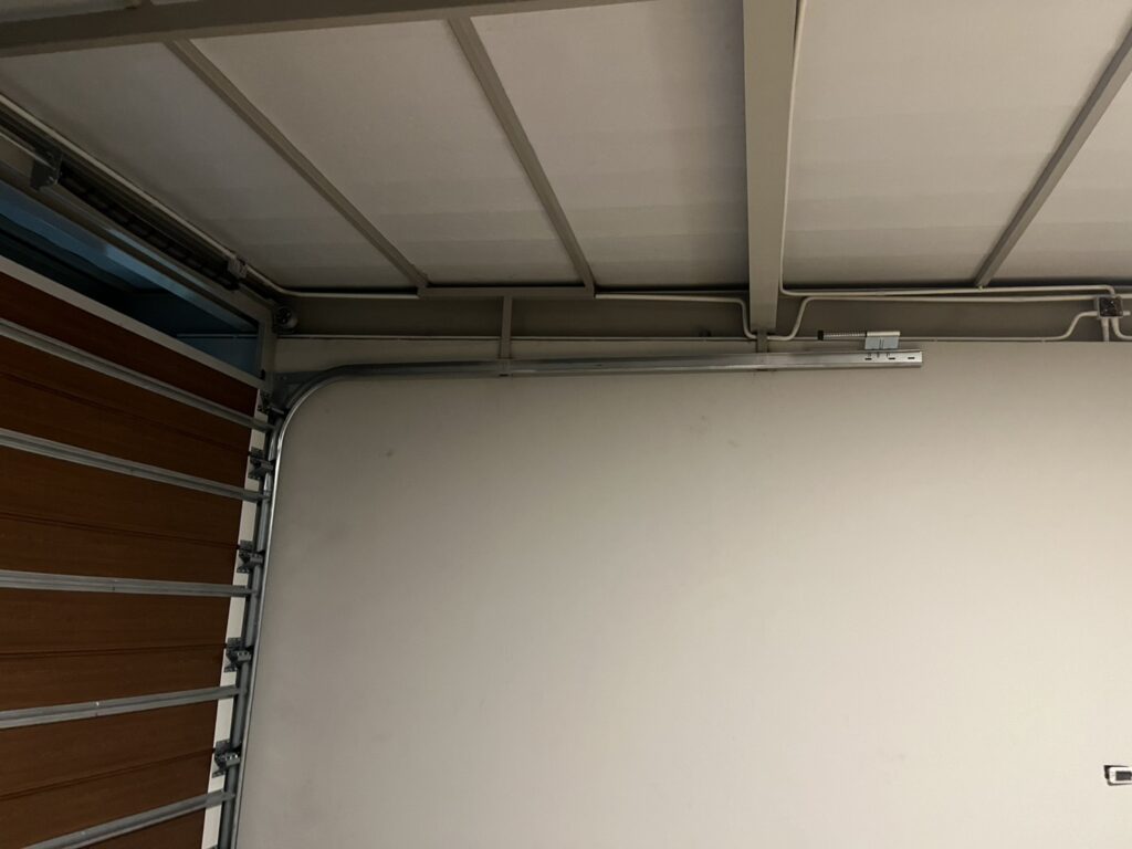 Installation photo of Standard Garage Door for Single House in Bangkok by OZ DOOR (7)