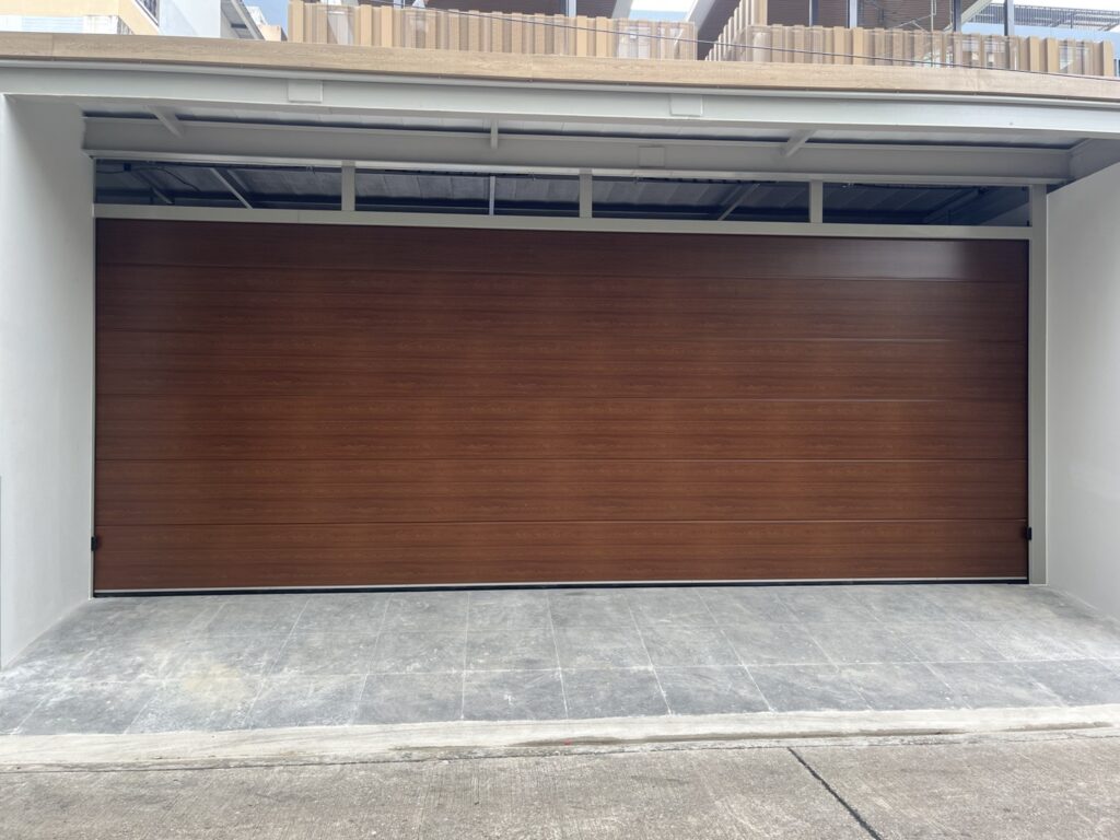 Installation photo of Standard Garage Door for Single House in Bangkok by OZ DOOR (3)