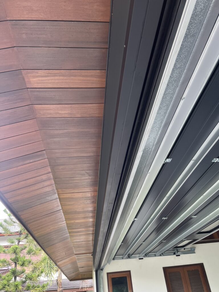 Installation photo of Standard Garage Door for Single House in Chonburi by OZ DOOR (5)