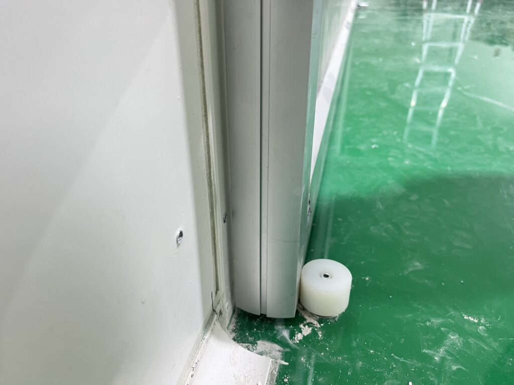 ภาพผลงานติดตั้งประตูบานเลื่อนอัตโนมัติอุตสาหกรรม สำหรับคลีนรูมและ GMP ที่สมุทรสาคร โดย OZ DOOR (13)