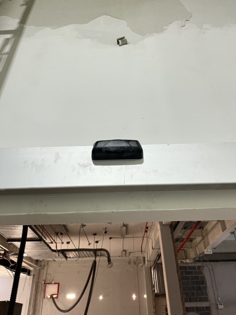 ภาพผลงานติดตั้งประตูบานเลื่อนอัตโนมัติอุตสาหกรรม สำหรับคลีนรูมและ GMP ที่สมุทรสาคร โดย OZ DOOR (16)