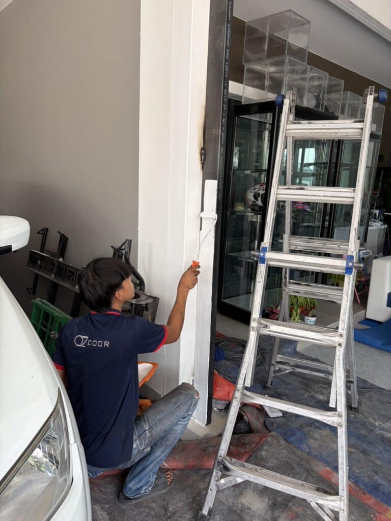 Installation photo of Full View Garage Door for Single House in Bangkok by OZ DOOR (14)