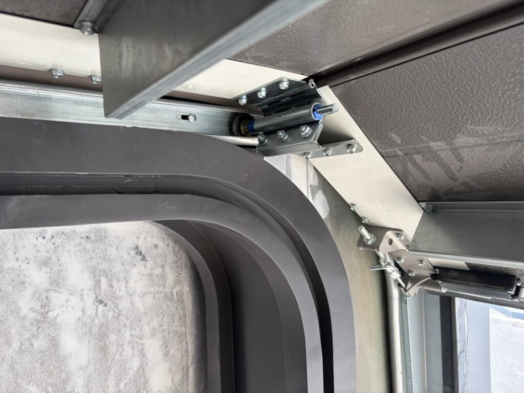 Installation photo of Standard Garage Door for Single House in Nonthaburi by OZ DOOR (9)