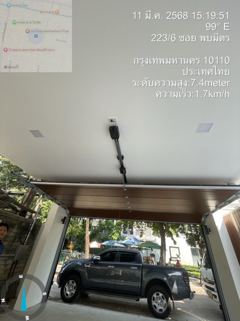 Installation photo of Standard Garage Door for Single House in Bangkok by OZ DOOR (4)