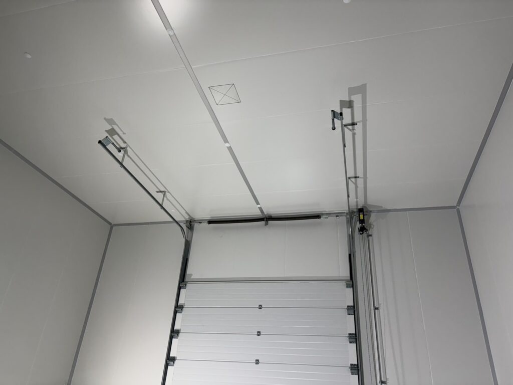 Installation photo of Overhead Doors for Manufacturing in Samut Prakan by OZ DOOR (4)