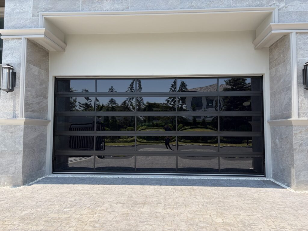 Installation photo of Full View Garage Door for Single House in Bangkok by OZ DOOR (2)