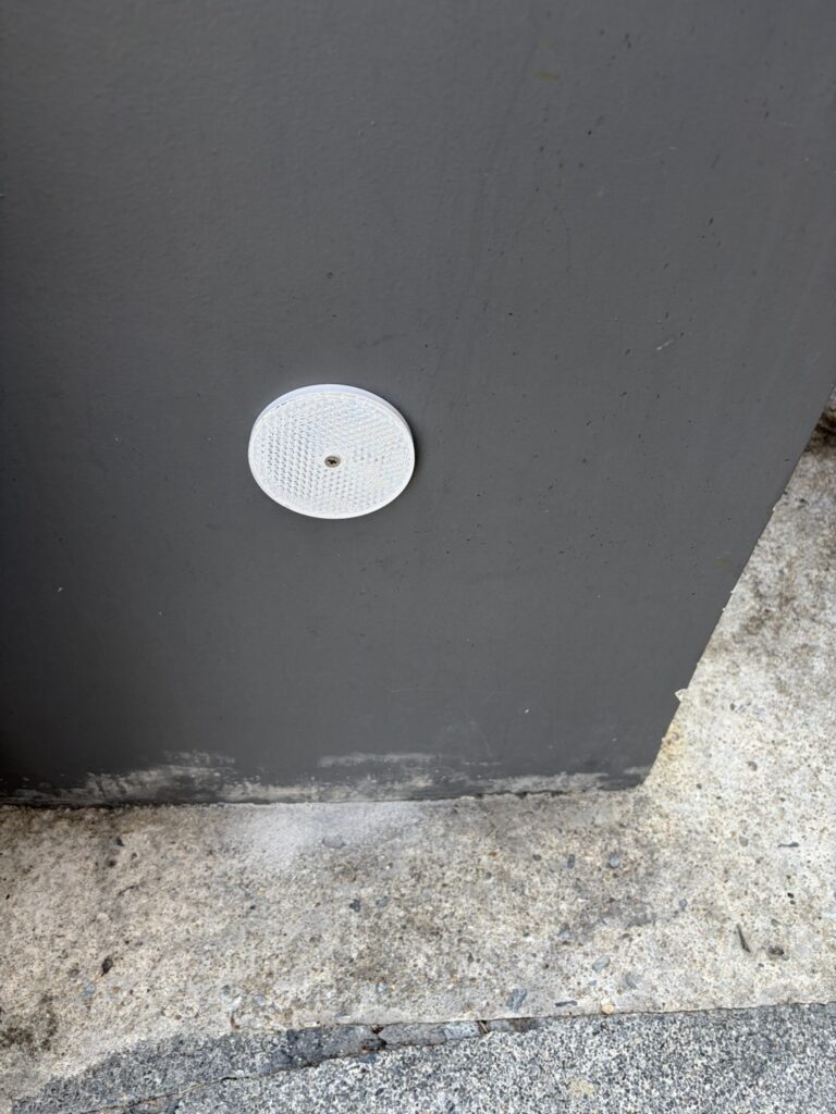 ภาพผลงานติดตั้งมอเตอร์ประตูรั้วบานเลื่อน สำหรับบ้านพักอาศัย ที่นนทบุรี โดย OZ DOOR (7)