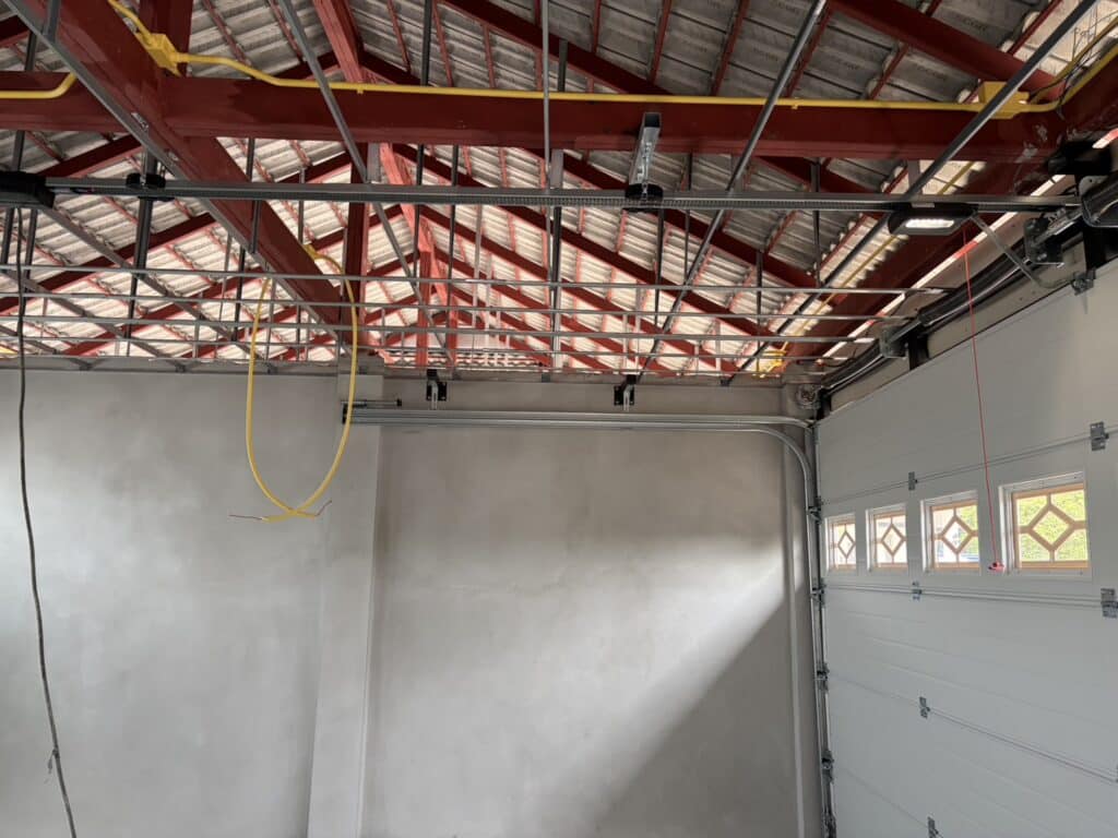 Installation photo of Standard Garage Door for Single House in Chaiyaphum by OZ DOOR (5)