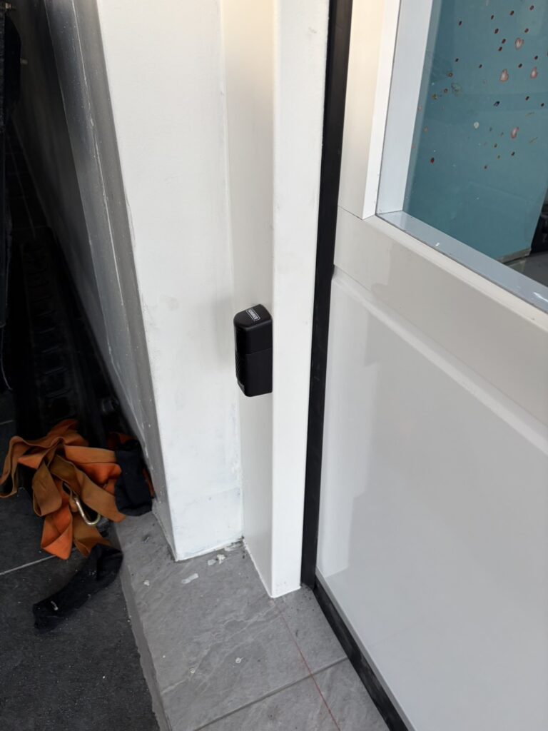 Installation photo of Full View Garage Door for Single House in Bangkok by OZ DOOR (10)