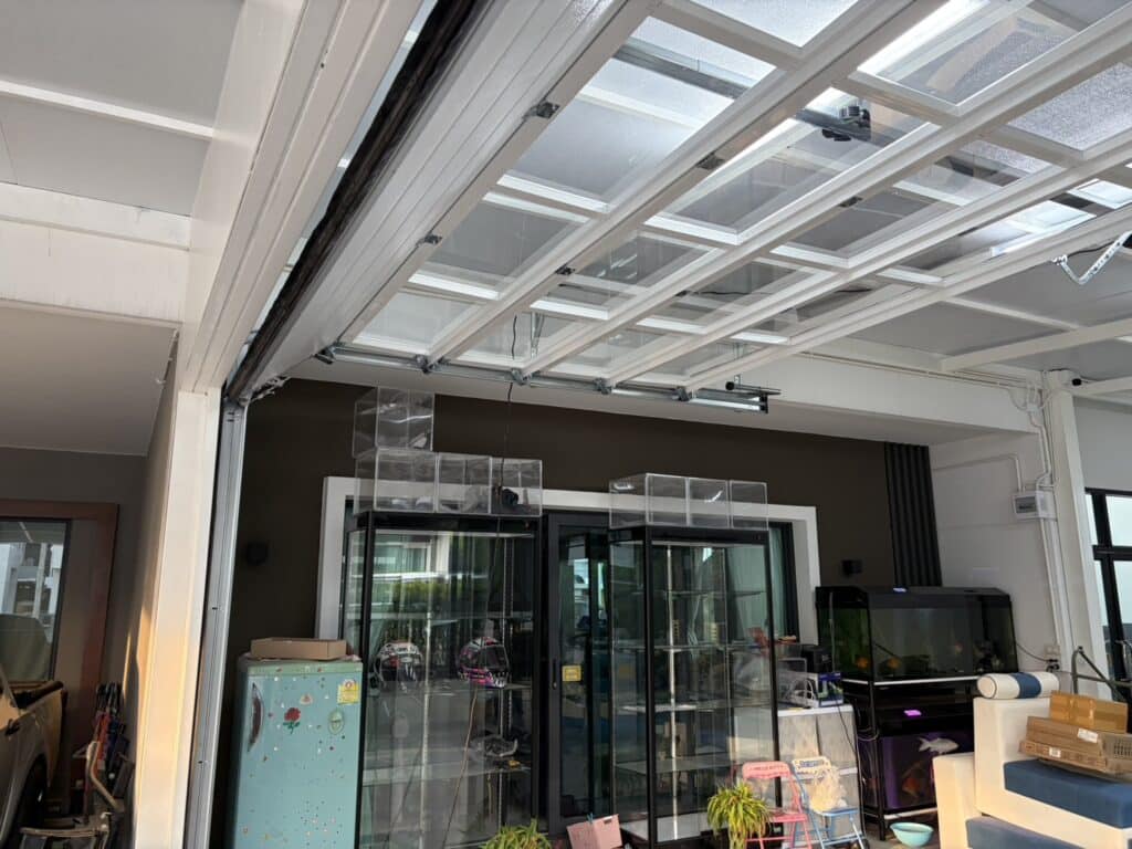 Installation photo of Full View Garage Door for Single House in Bangkok by OZ DOOR (12)