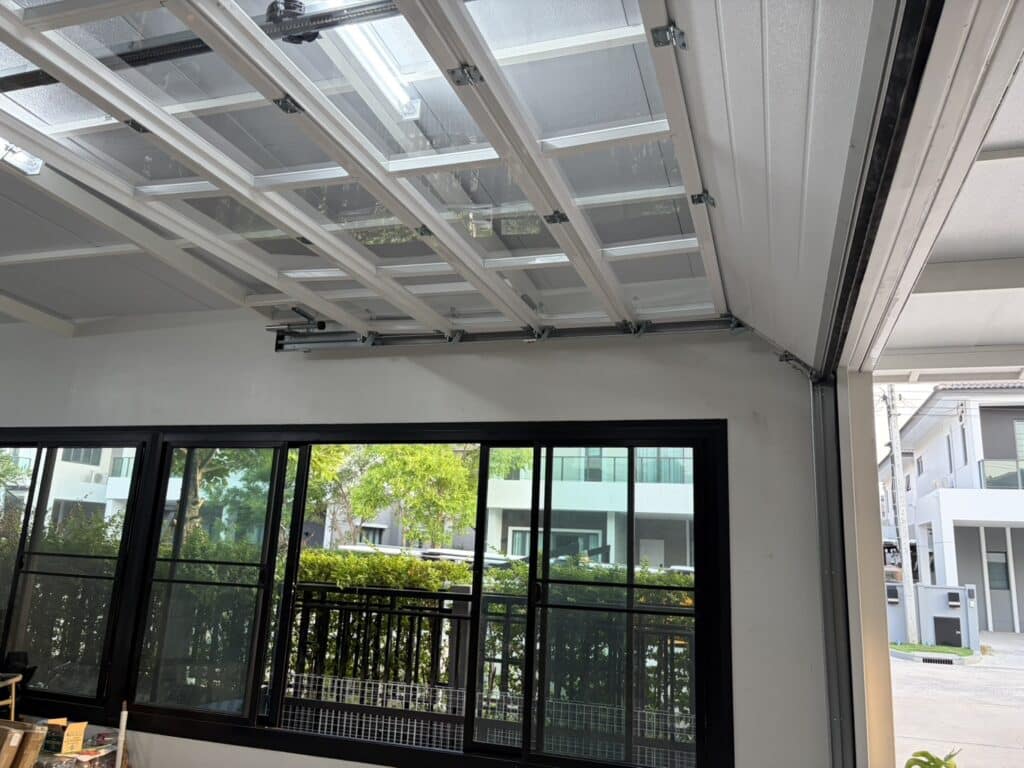 Installation photo of Full View Garage Door for Single House in Bangkok by OZ DOOR (13)
