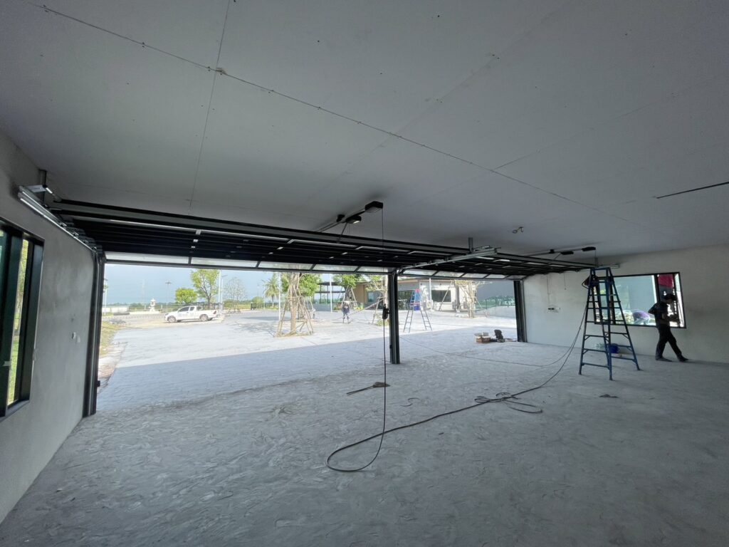Installation photo of Full View Garage Door for Single House in Saraburi by OZ DOOR (5)