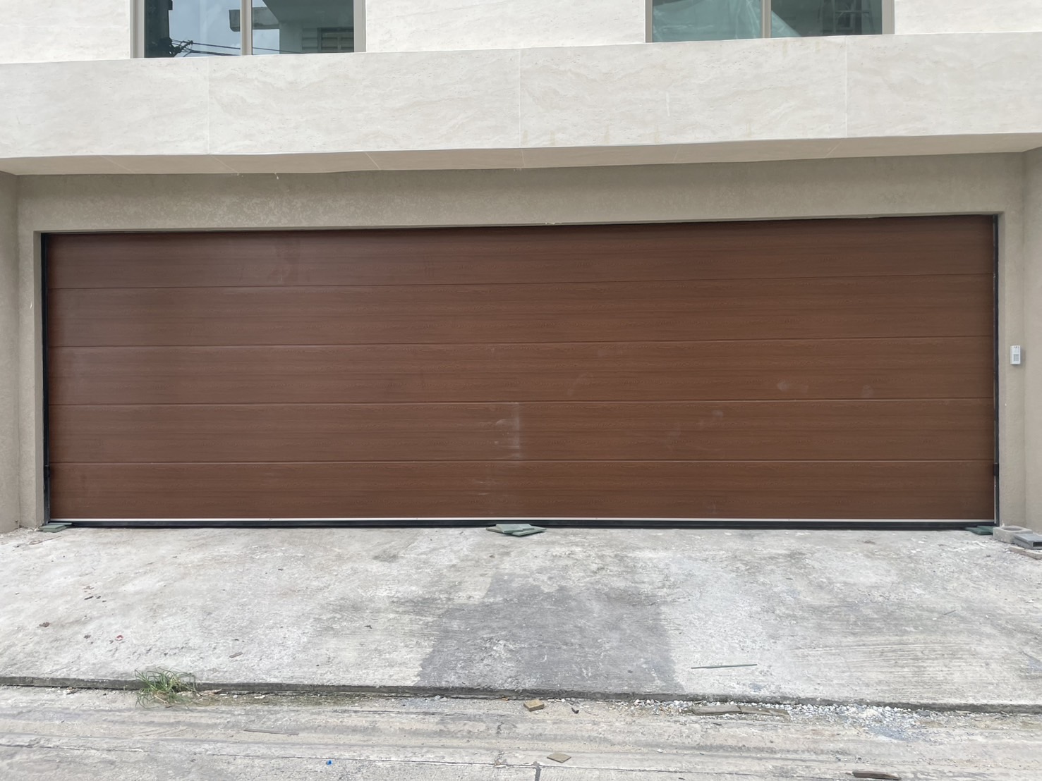 Installation photo of Standard Garage Door for Single House in Bangkok by OZ DOOR