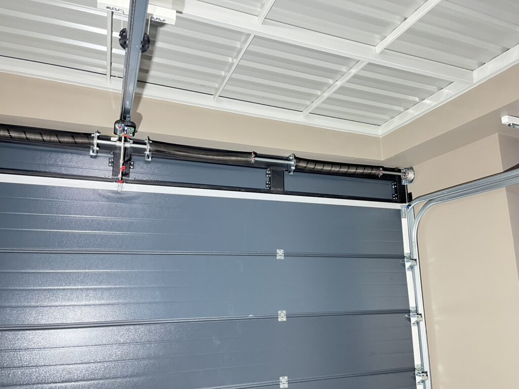 Installation photo of Standard Garage Door for Single House in Chonburi by OZ DOOR (7)