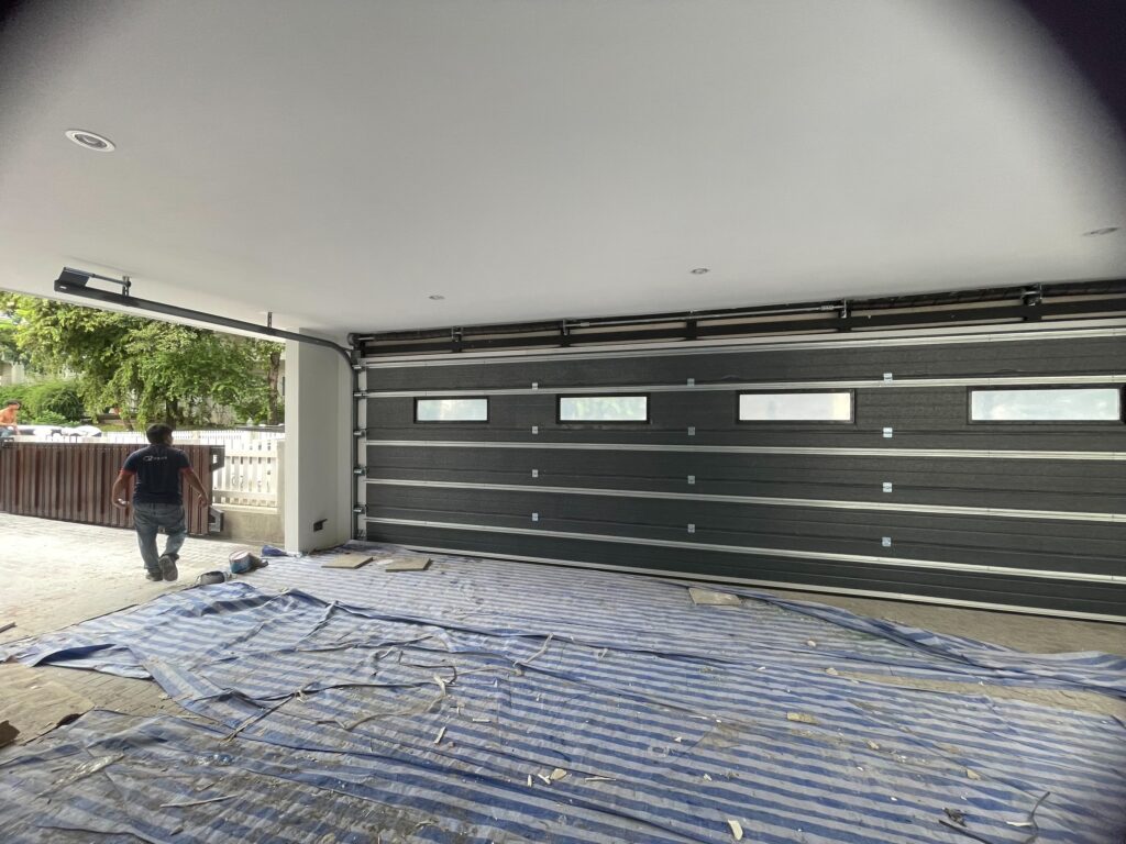 Installation photo of Standard Garage Door for Single House in Bangkok by OZ DOOR (2)