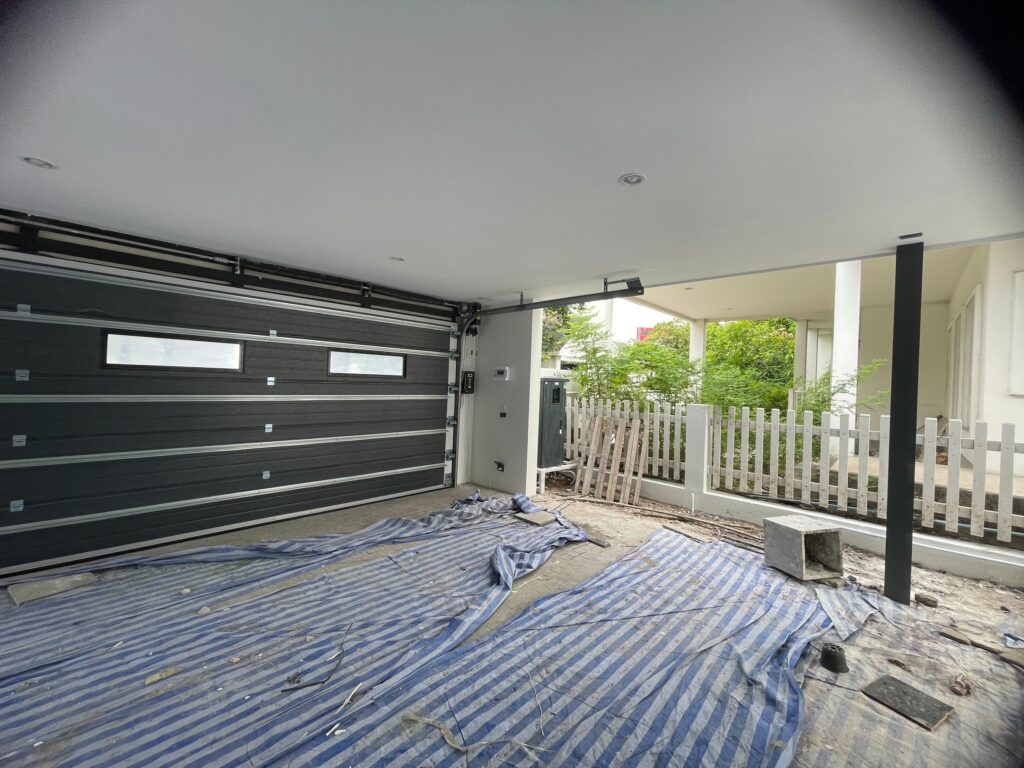 Installation photo of Standard Garage Door for Single House in Bangkok by OZ DOOR (4)