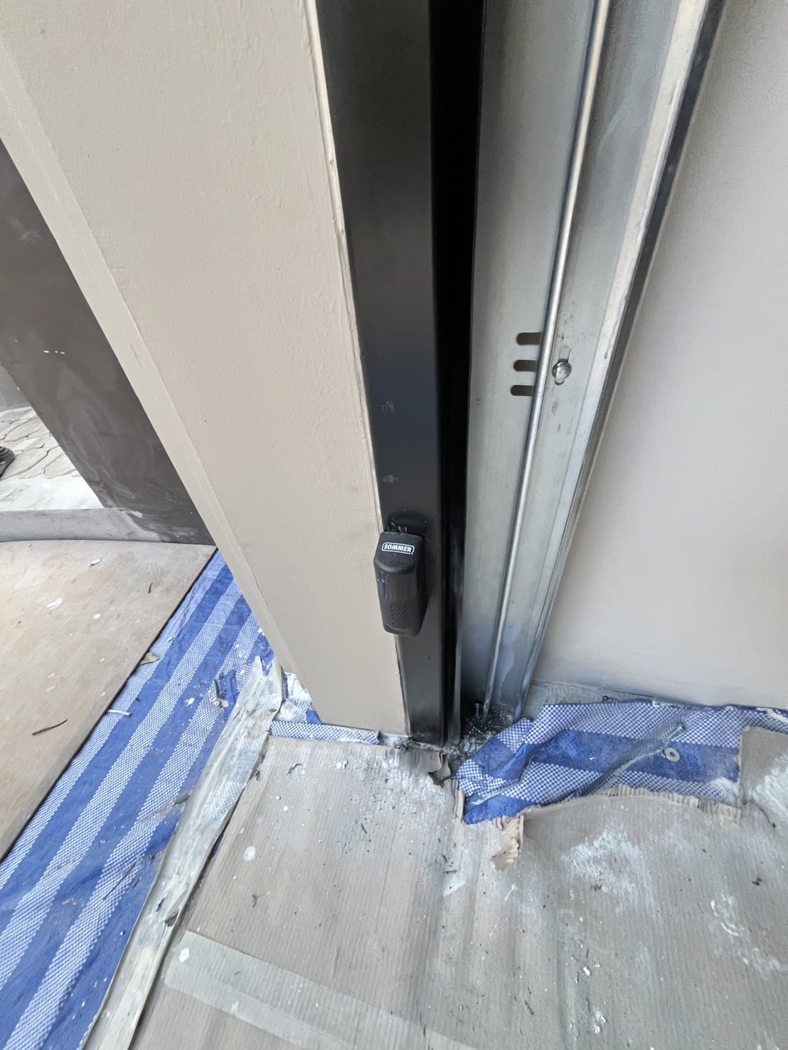 Installation photo of Garage Doors for Single House in Bangkok by OZ DOOR (7)