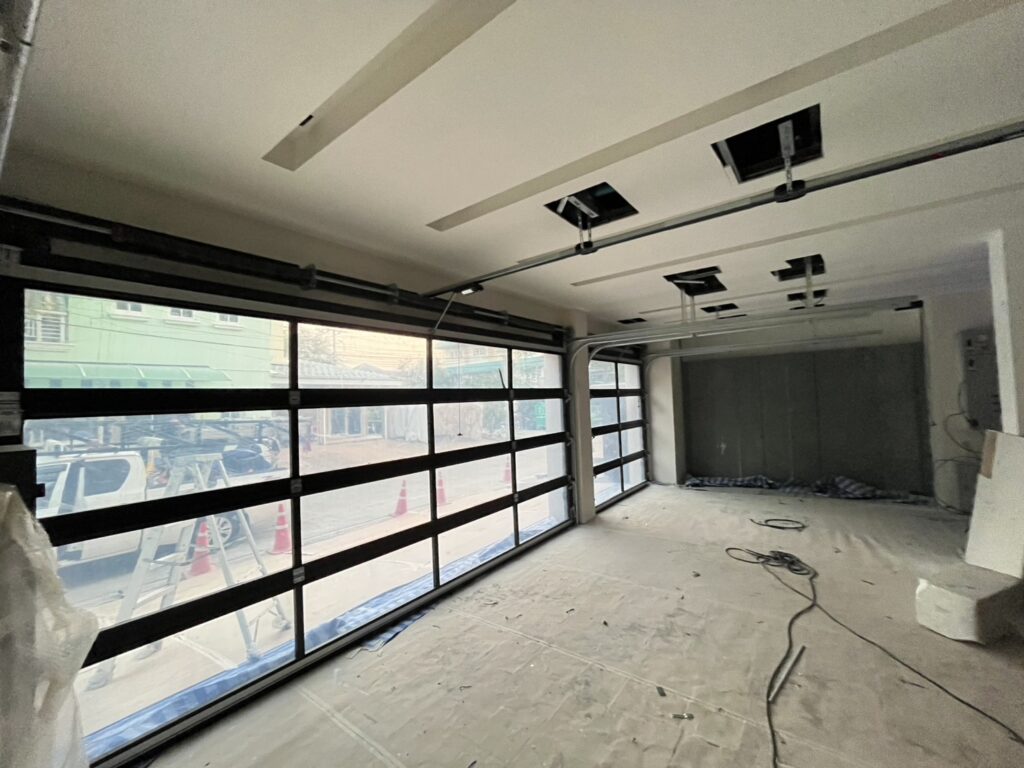 Installation photo of Garage Doors for Single House in Bangkok by OZ DOOR (10)