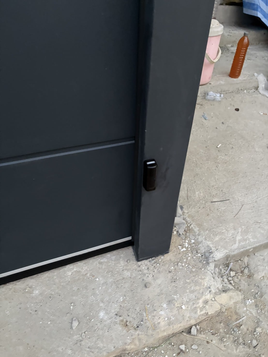 Installation photo of Garage Doors for Single House in Bangkok by OZ DOOR (4)