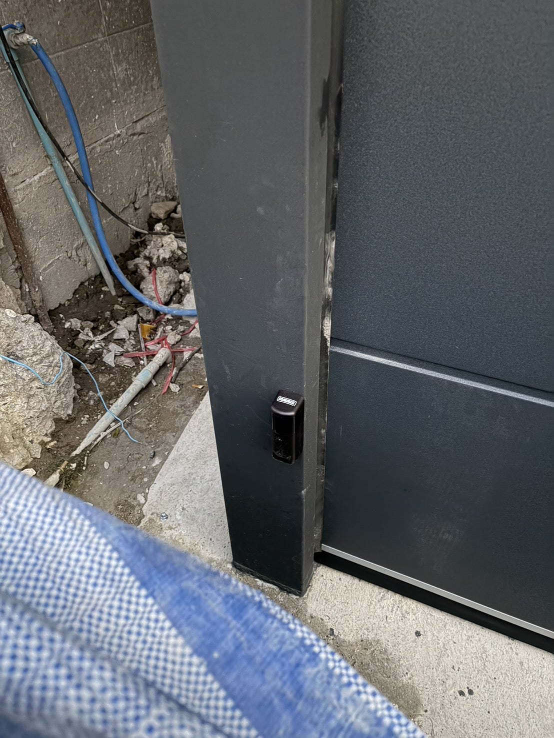 Installation photo of Garage Doors for Single House in Bangkok by OZ DOOR (5)