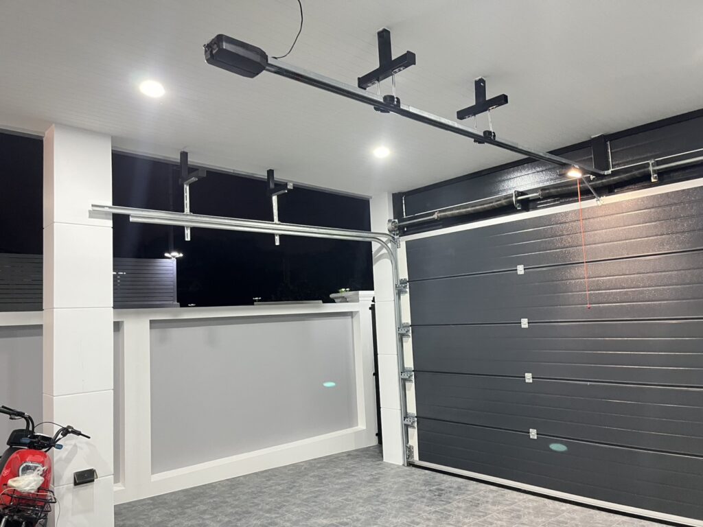 Installation photo of Garage Doors for Single House in Chonburi by OZ DOOR (7)