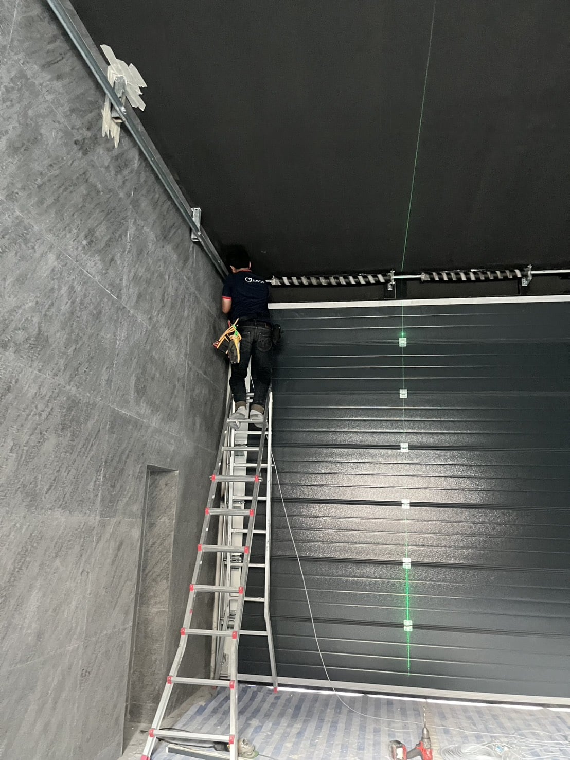 Installation photo of Garage Doors for Single House in Nonthaburi by OZ DOOR (8)