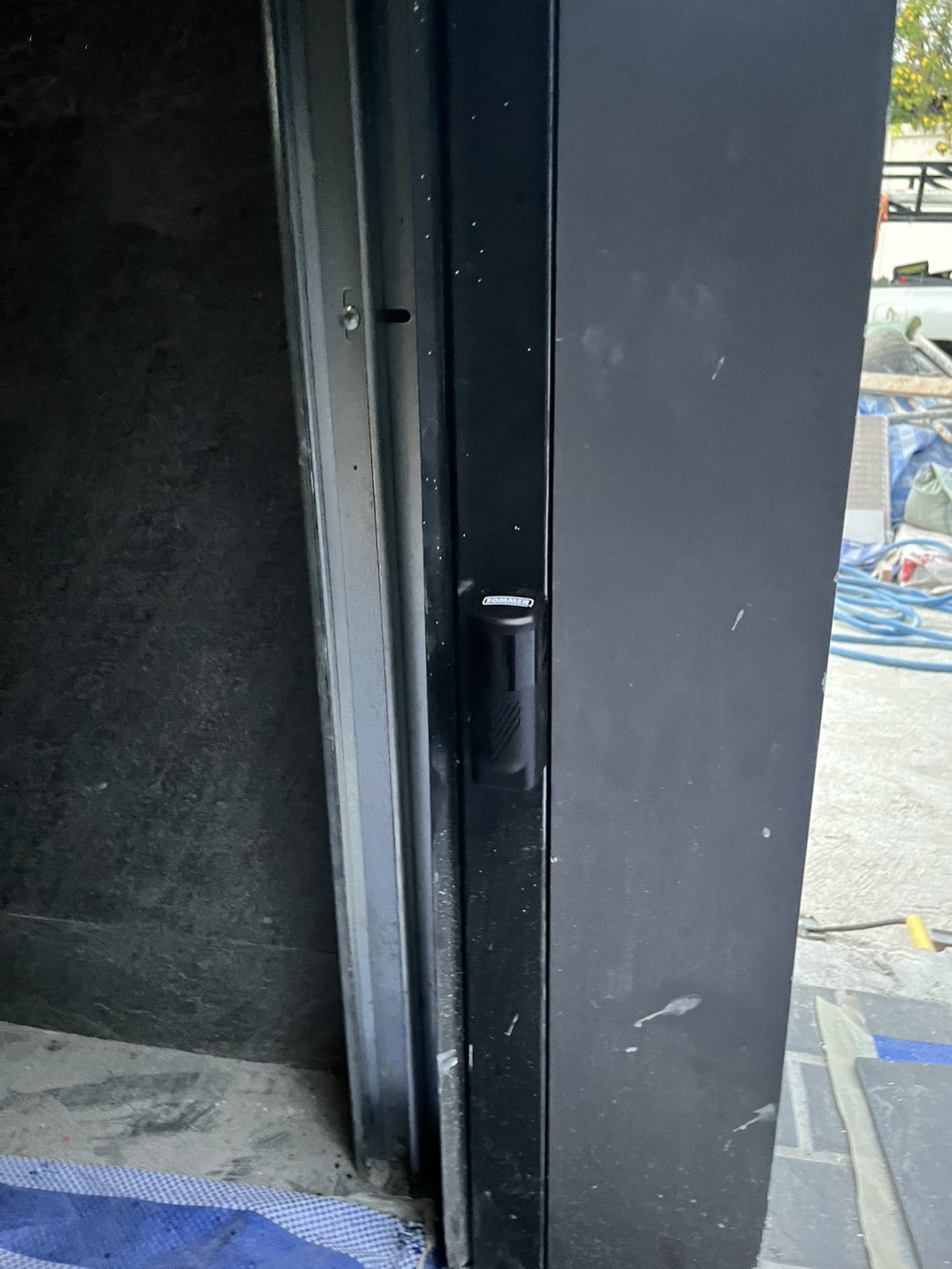 Installation photo of Garage Doors for Single House in Nonthaburi by OZ DOOR (9)