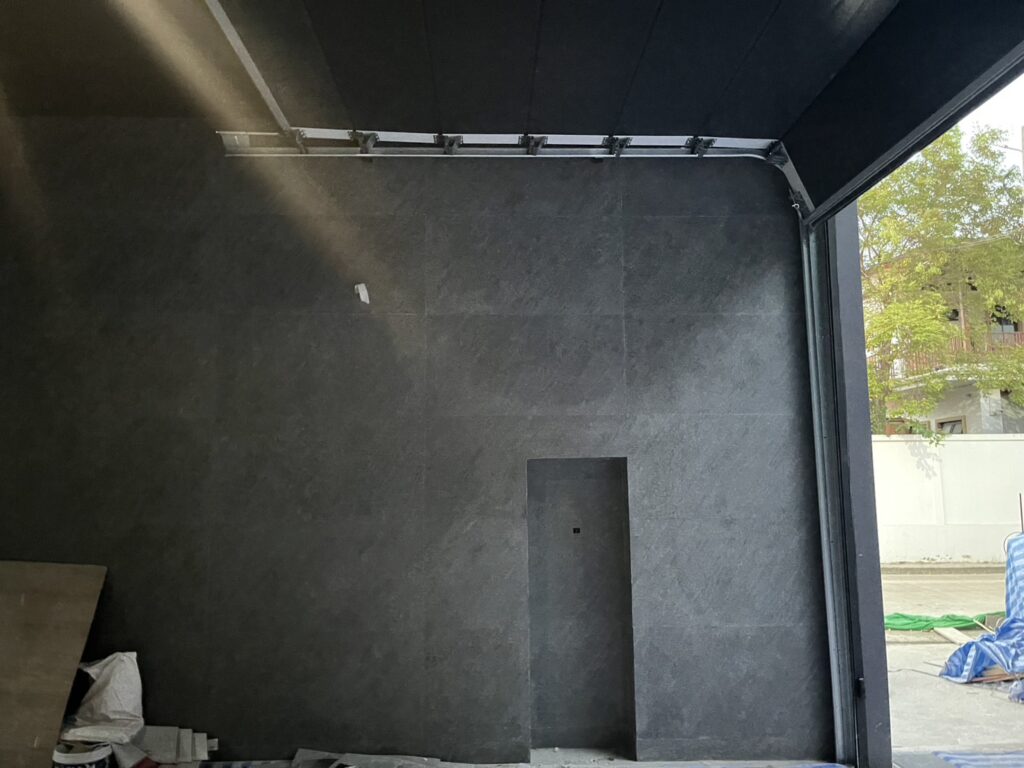 Installation photo of Garage Doors for Single House in Nonthaburi by OZ DOOR (11)