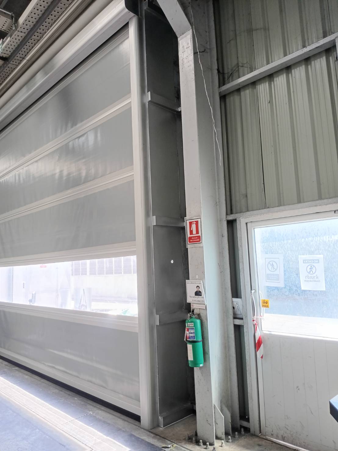 ภาพผลงานติดตั้งประตูไฮสปีด รุ่น Standard สำหรับยานยนต์ ที่นครราชสีมา โดย OZ DOOR (3)