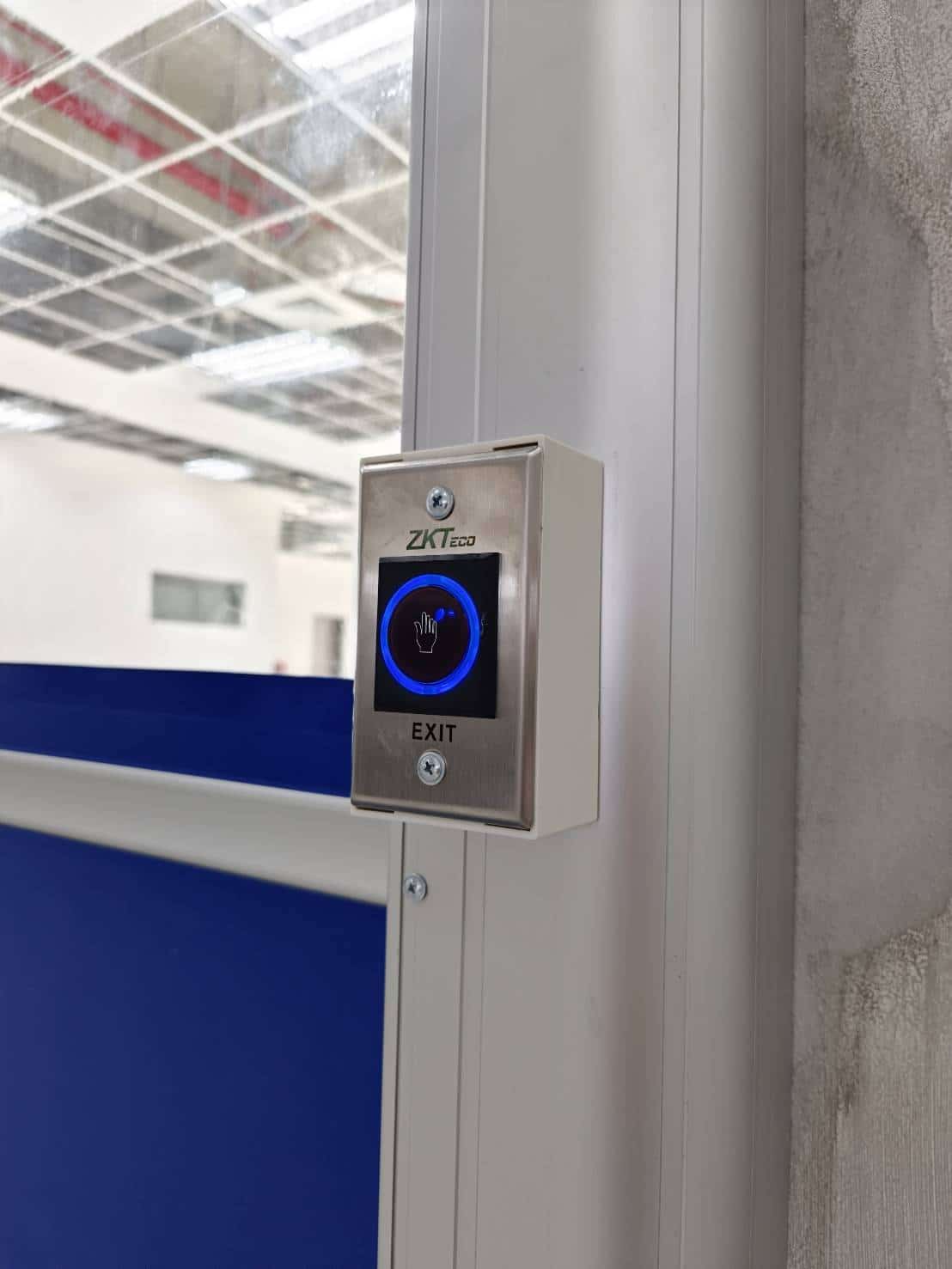 ภาพผลงานติดตั้งประตูไฮสปีด รุ่น Standard สำหรับอาหารและเครื่องดื่ม ที่ปทุมธานี โดย OZ DOOR (4)