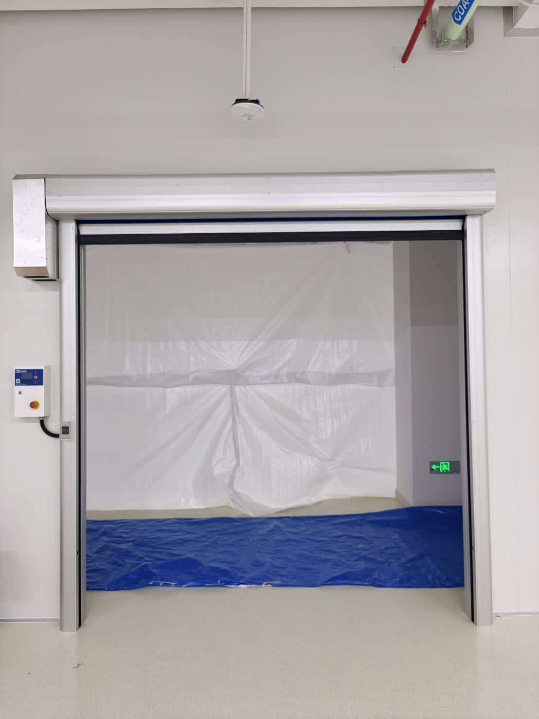 ภาพผลงานติดตั้งประตูไฮสปีด รุ่น Standard สำหรับอาหารและเครื่องดื่ม ที่ปทุมธานี โดย OZ DOOR (6)