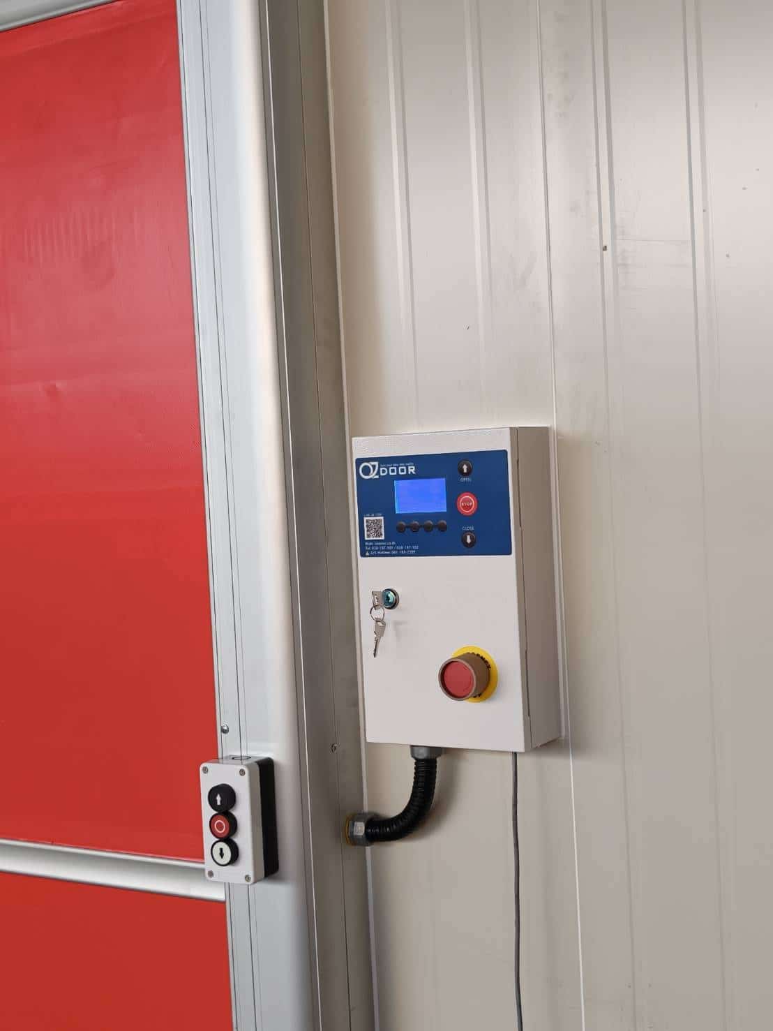 ภาพผลงานติดตั้งประตูไฮสปีด รุ่น Standard สำหรับอาหารและเครื่องดื่ม ที่สมุทรปราการ โดย OZ DOOR (2)