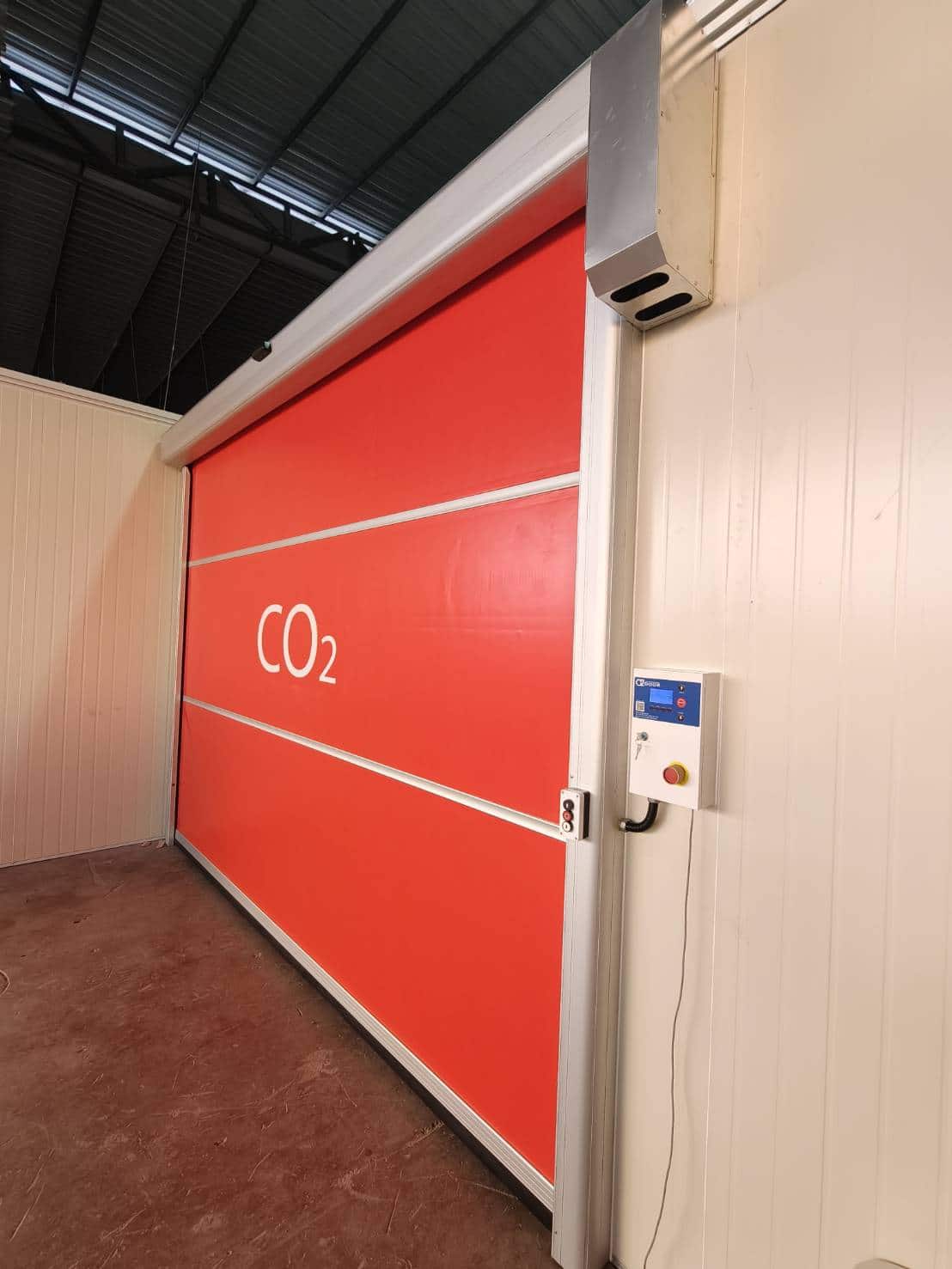 ภาพผลงานติดตั้งประตูไฮสปีด รุ่น Standard สำหรับอาหารและเครื่องดื่ม ที่สมุทรปราการ โดย OZ DOOR (3)