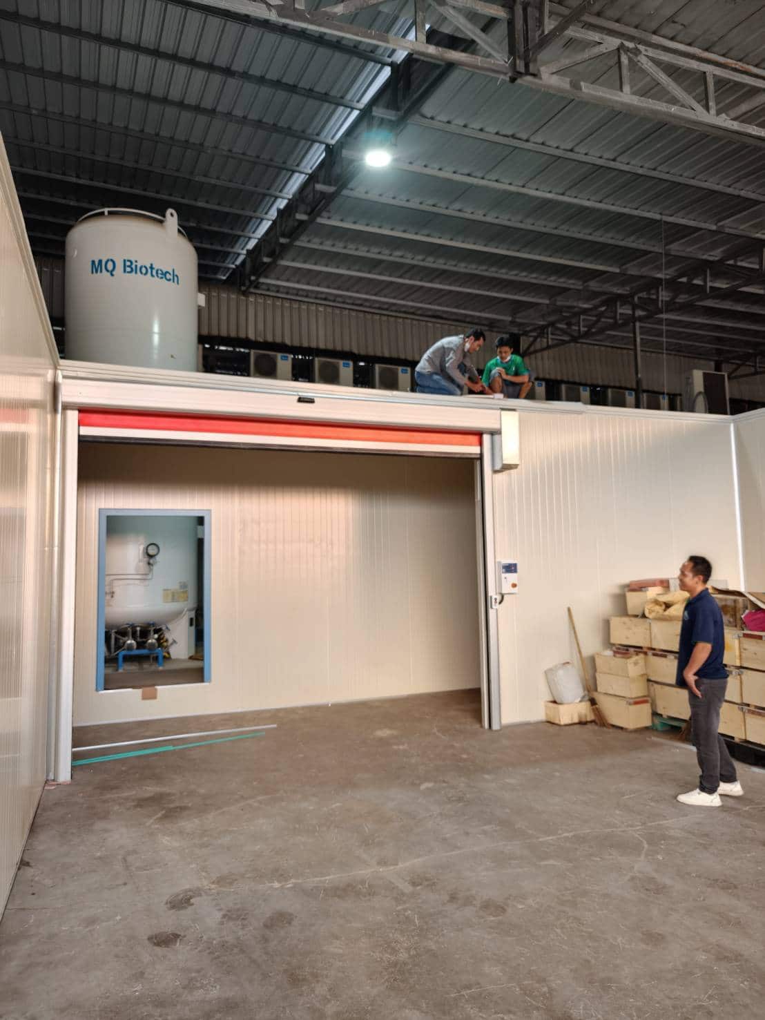 ภาพผลงานติดตั้งประตูไฮสปีด รุ่น Standard สำหรับอาหารและเครื่องดื่ม ที่สมุทรปราการ โดย OZ DOOR (5)