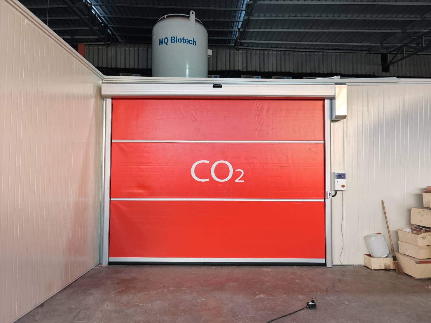 ภาพผลงานติดตั้งมาตรฐาน / สกรีนผ้าใบ สำหรับอาหารและเครื่องดื่ม ที่สมุทรปราการ โดย OZ DOOR