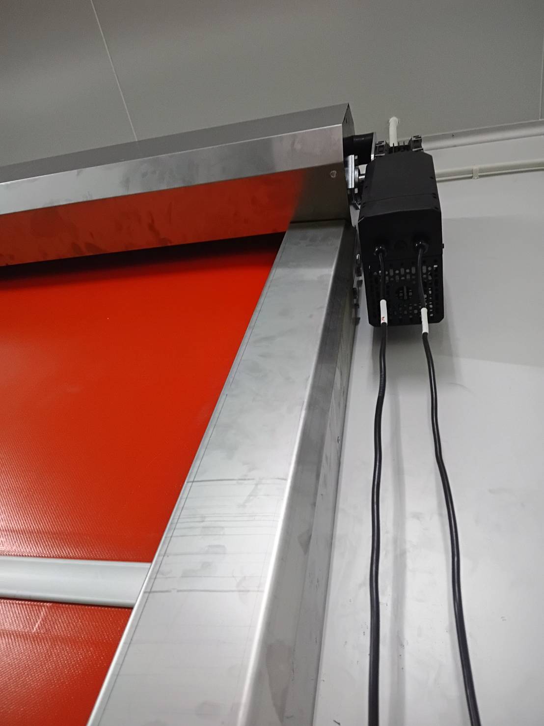 ภาพผลงานติดตั้งประตูไฮสปีด รุ่น Standard สำหรับอาหารและเครื่องดื่ม ที่สงขลา โดย OZ DOOR (5)