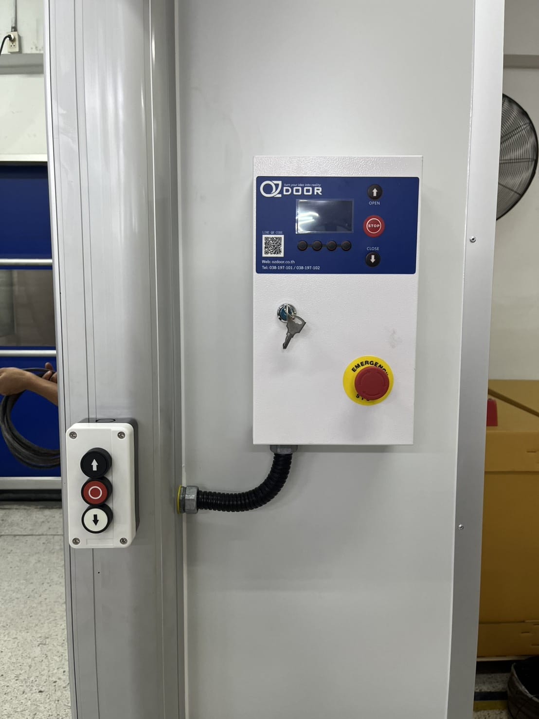 ภาพผลงานติดตั้งประตูไฮสปีด รุ่น Standard สำหรับโรงงานอุตสาหกรรม ที่พระนครศรีอยุธยา โดย OZ DOOR (4)