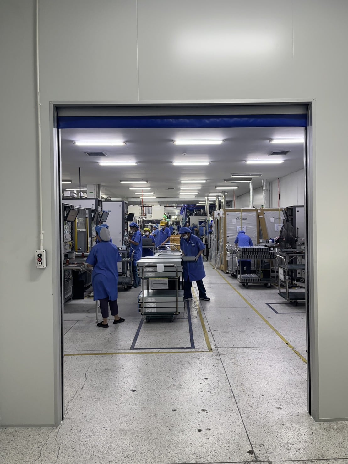 ภาพผลงานติดตั้งประตูไฮสปีด รุ่น Standard สำหรับโรงงานอุตสาหกรรม ที่พระนครศรีอยุธยา โดย OZ DOOR (6)