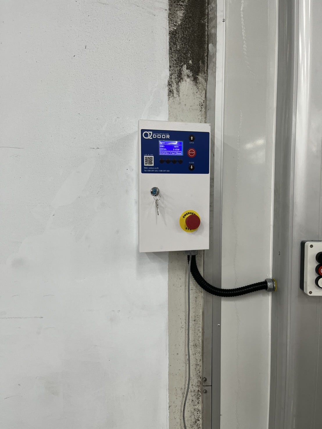 ภาพผลงานติดตั้งประตูไฮสปีด รุ่น Standard สำหรับโรงงานอุตสาหกรรม ที่พระนครศรีอยุธยา โดย OZ DOOR (7)