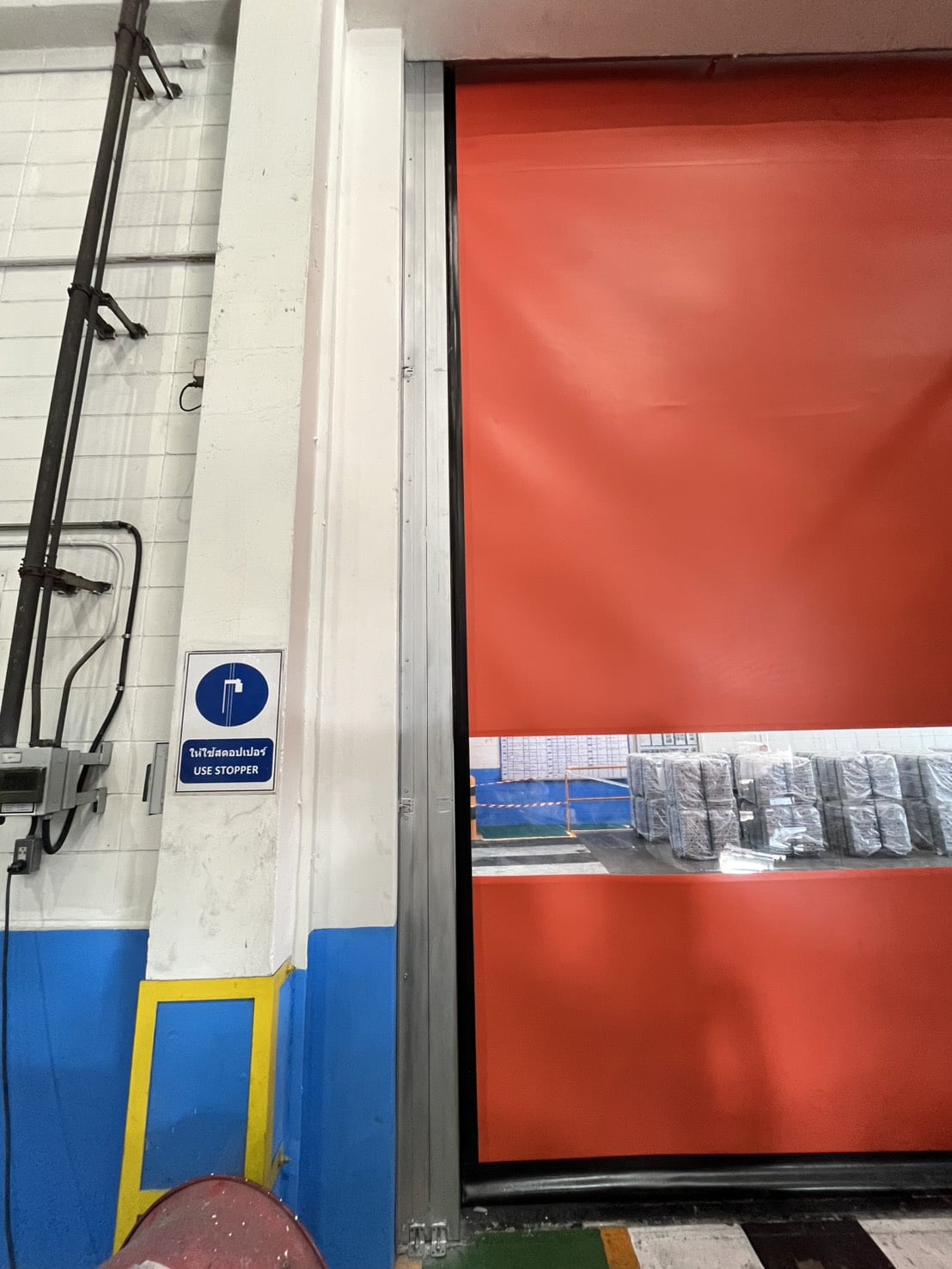 ภาพผลงานติดตั้งประตูไฮสปีด รุ่น Zipper สำหรับโรงงานอุตสาหกรรม ที่ชลบุรี โดย OZ DOOR (3)