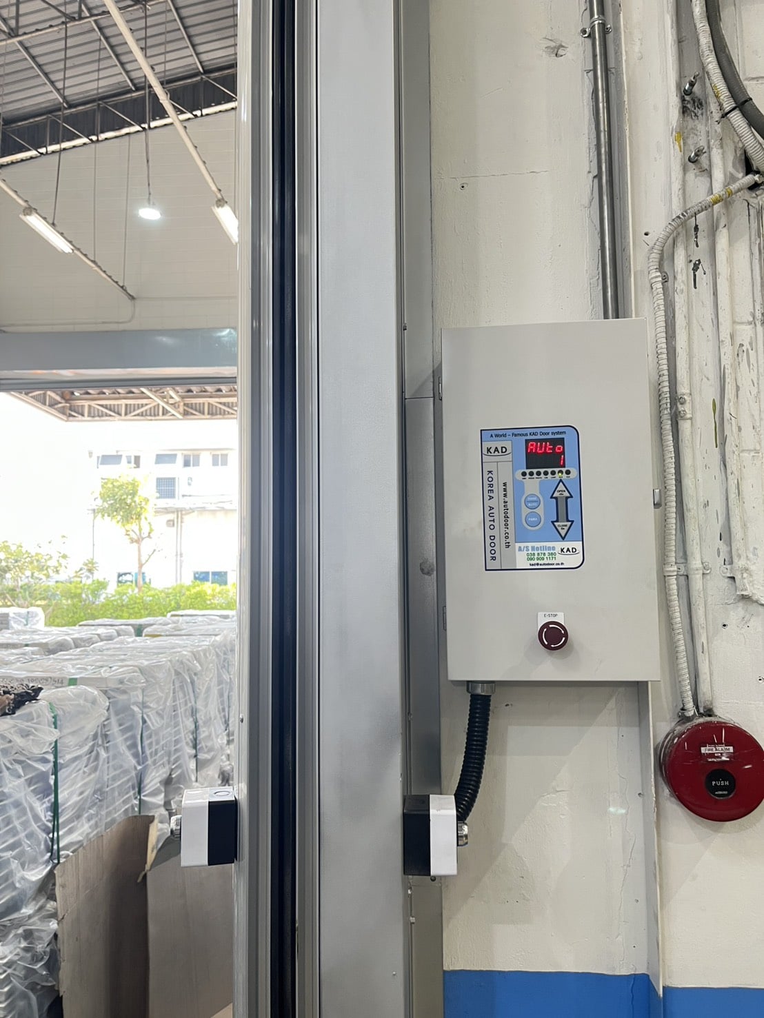 ภาพผลงานติดตั้งประตูไฮสปีด รุ่น Zipper สำหรับโรงงานอุตสาหกรรม ที่ชลบุรี โดย OZ DOOR (6)