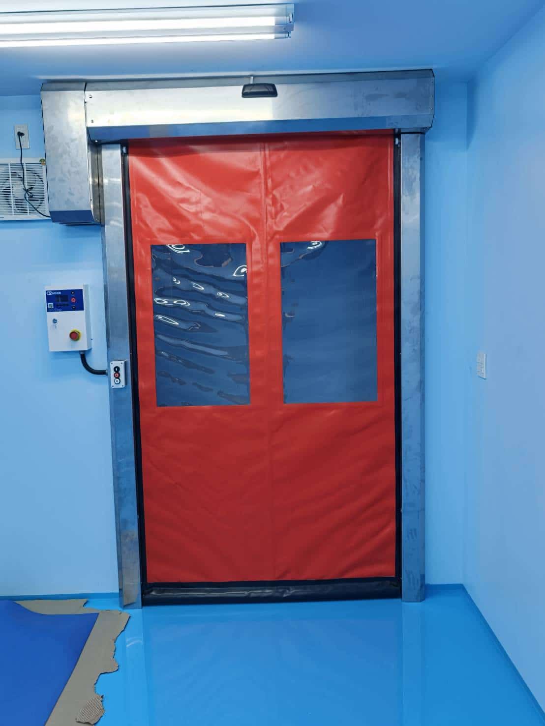 ภาพผลงานติดตั้งประตูไฮสปีด รุ่น Zipper สำหรับโรงงานอุตสาหกรรม ที่ชลบุรี โดย OZ DOOR (2)