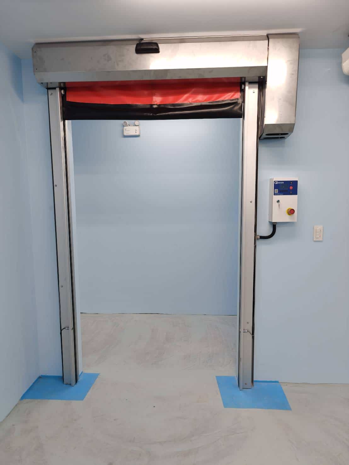 ภาพผลงานติดตั้งประตูไฮสปีด รุ่น Zipper สำหรับโรงงานอุตสาหกรรม ที่ชลบุรี โดย OZ DOOR (6)