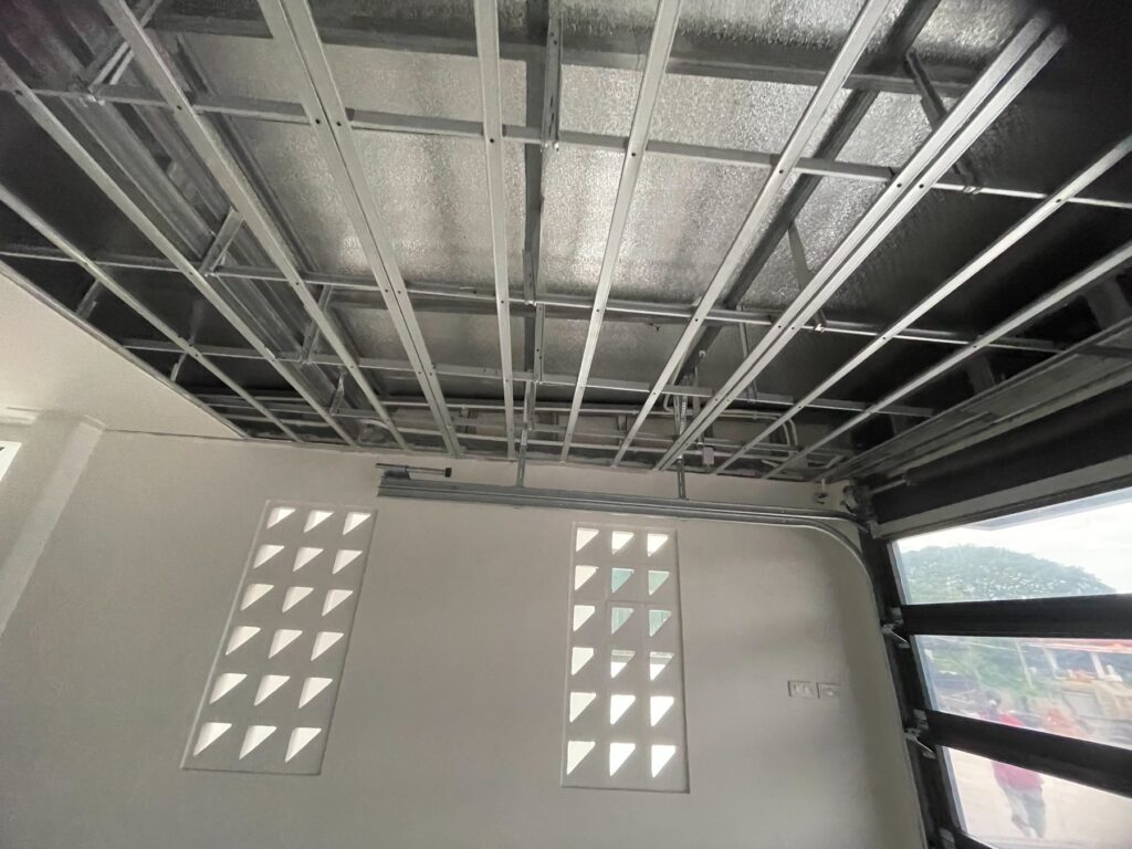 Installation photo of Full View Garage Door for Single House in Surin by OZ DOOR (5)