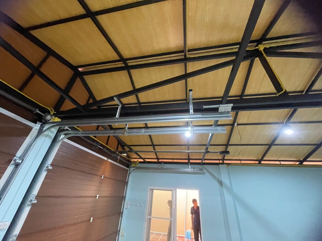 Installation photo of Standard Garage Door for Single House in Trat by OZ DOOR (4)